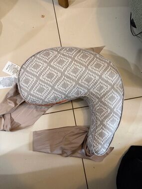 Boppy anywhere Gray & White Geometric Nursing Pillow.